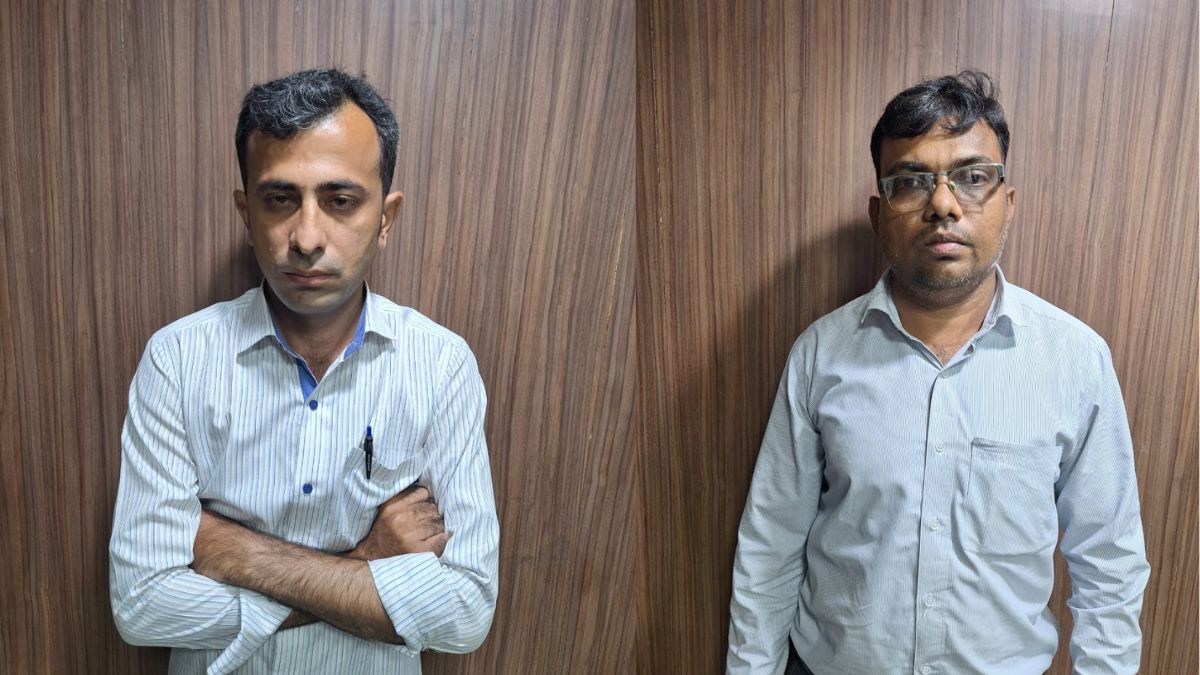 Surat Municipal Corporation Employees Caught Accepting K Bribe The