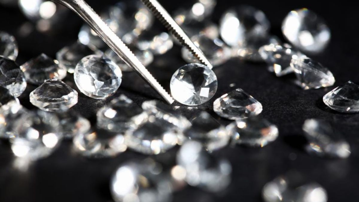 February polished diamond exports rise 32% despite Russia-Ukraine war