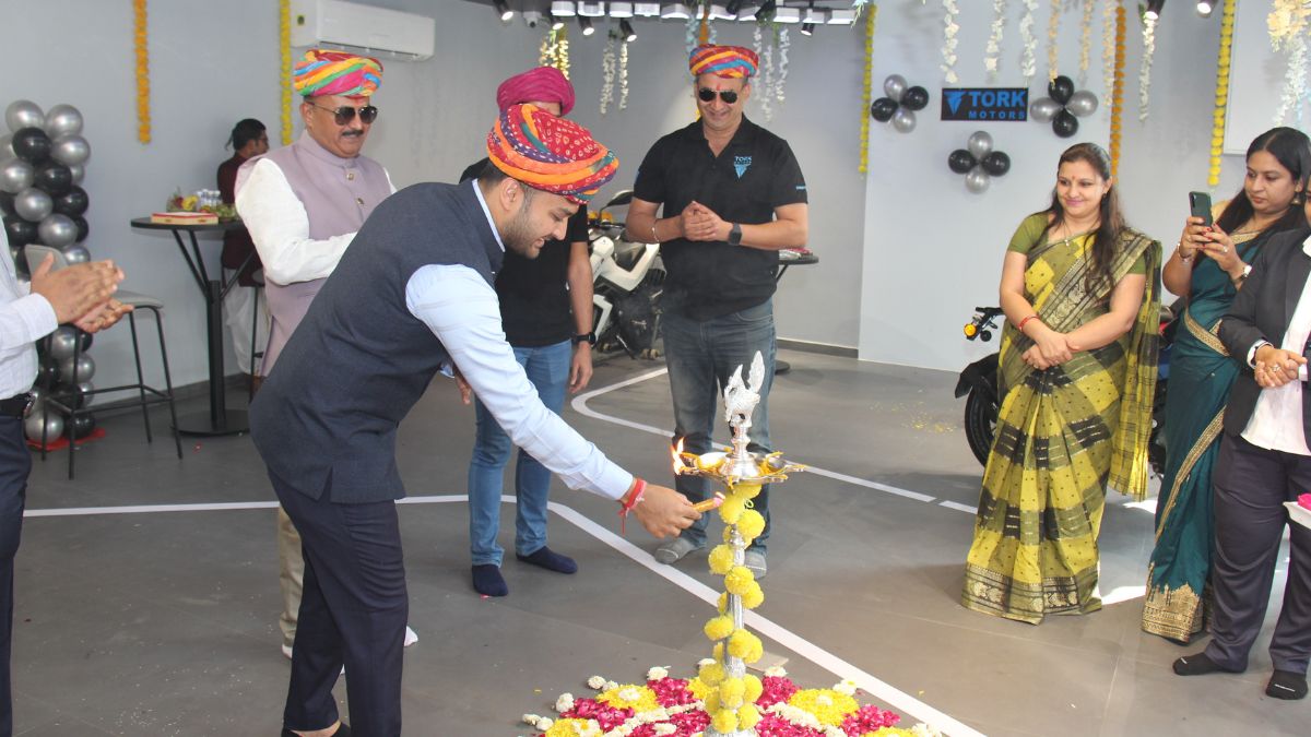 Tork motors enters Gujarat, opens its first dealership in Surat
