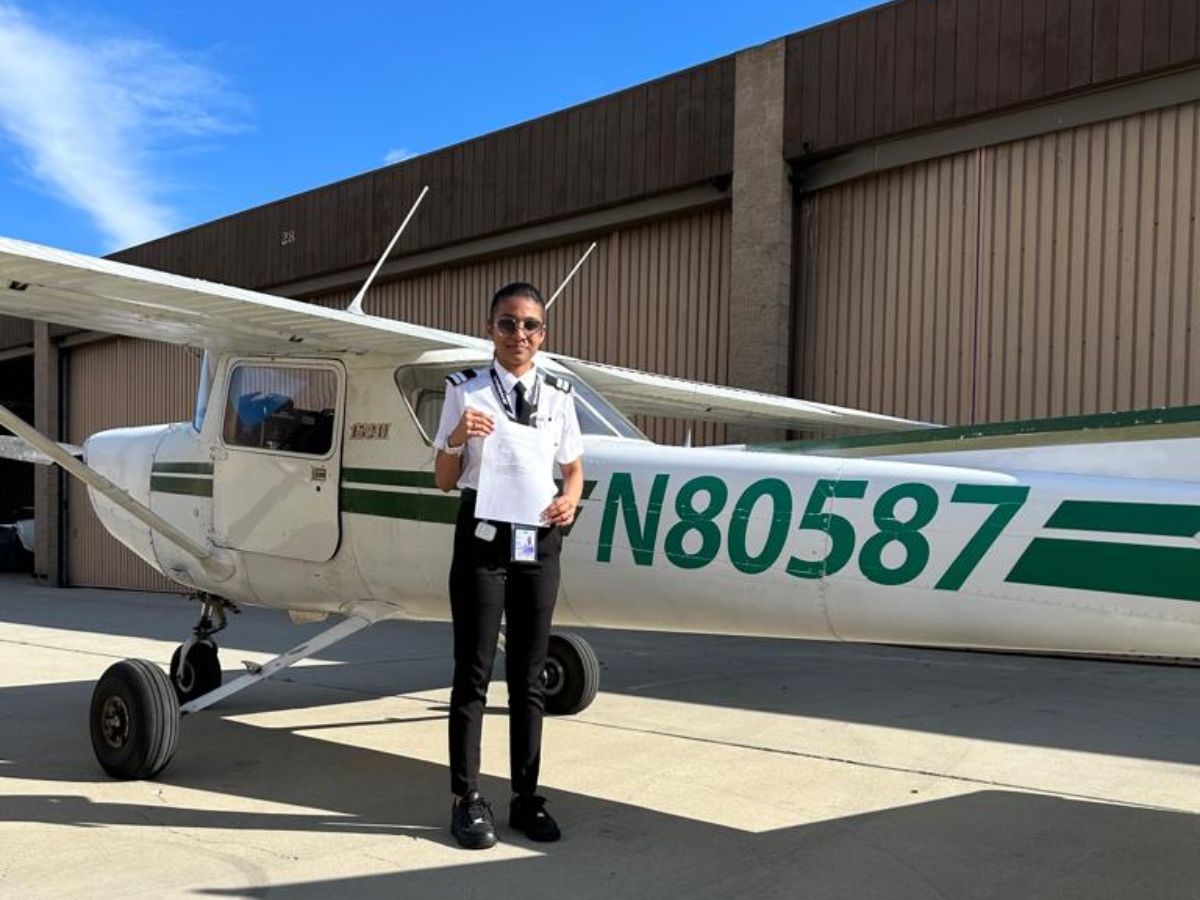 Anshika Aashish Mangal, a teenager from Mumbai, becomes fastest Indian woman to complete U.S. commercial pilot training