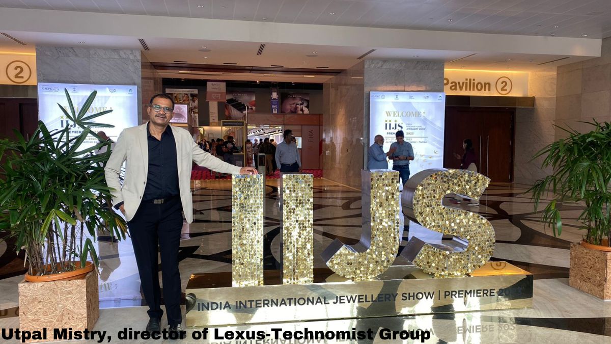 Utpal Mistry Director Lexus-Technomist Group Surat Diamond cricket Bat