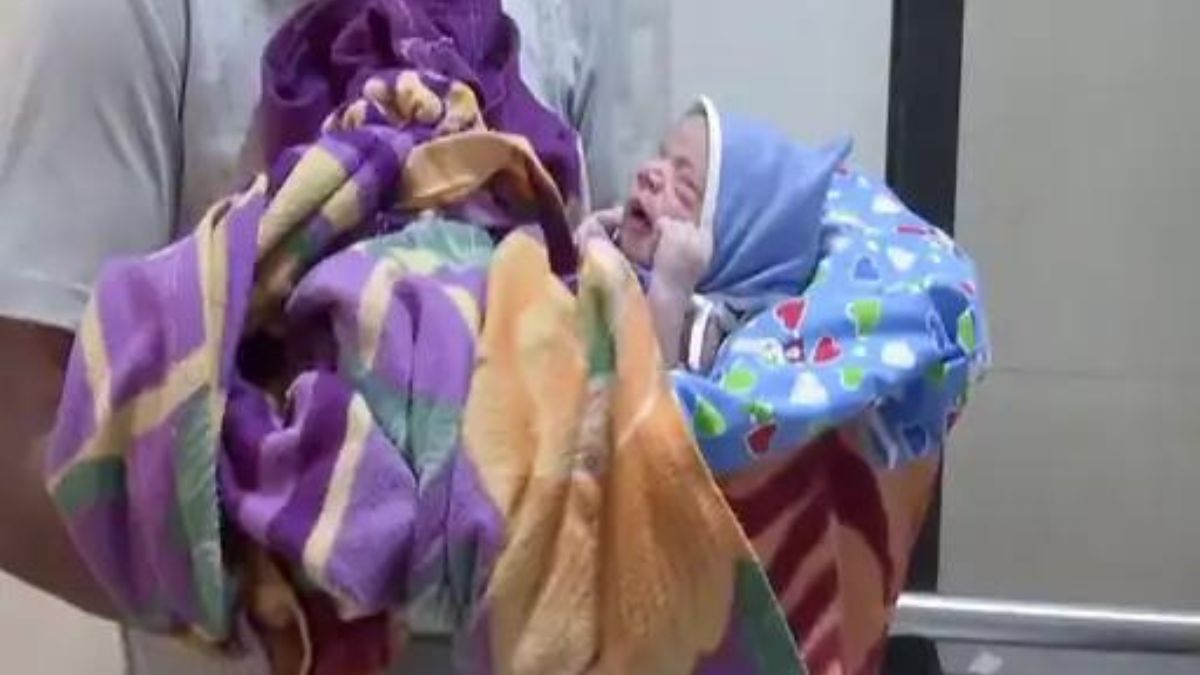 Gujarat Mothers Welcome Newborns on Ram Mandir Consecration Day