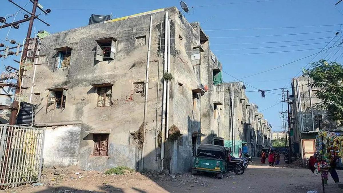 Gujarat Board Issues Notices for Dilapidated Houses, Redevelopment Pushed