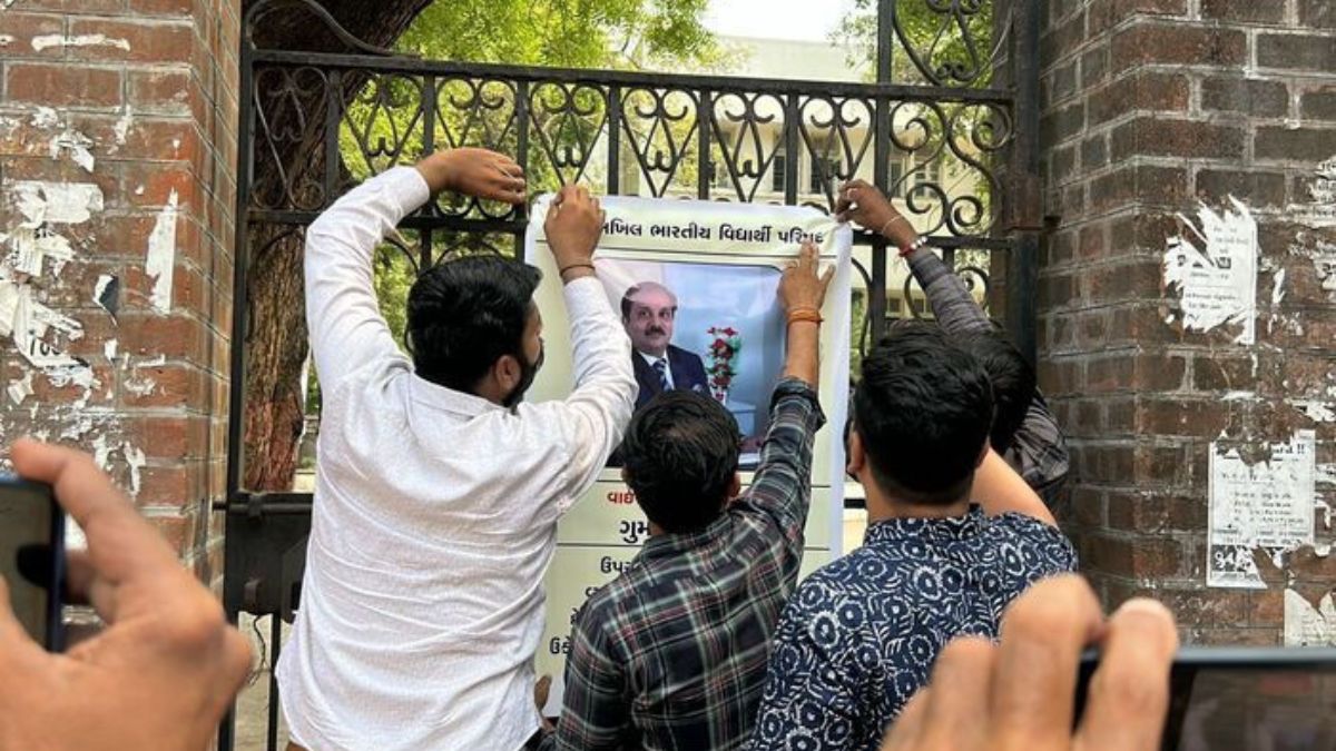Vadodara : Protest Against MSU's Quota Cut Continues, ABVP Targets Vice Chancellor
