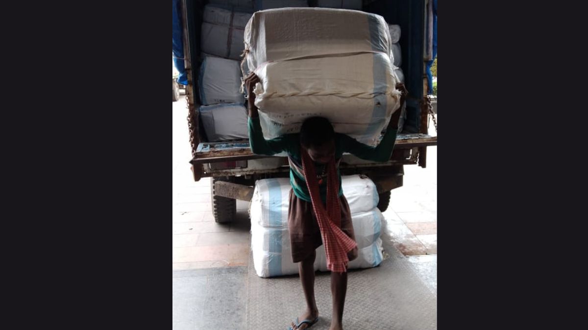 . Textile workers are frequently asked to transport parcel loads weighing up to 120 kilos, which is nearly double the legally authorized maximum of 65 kg