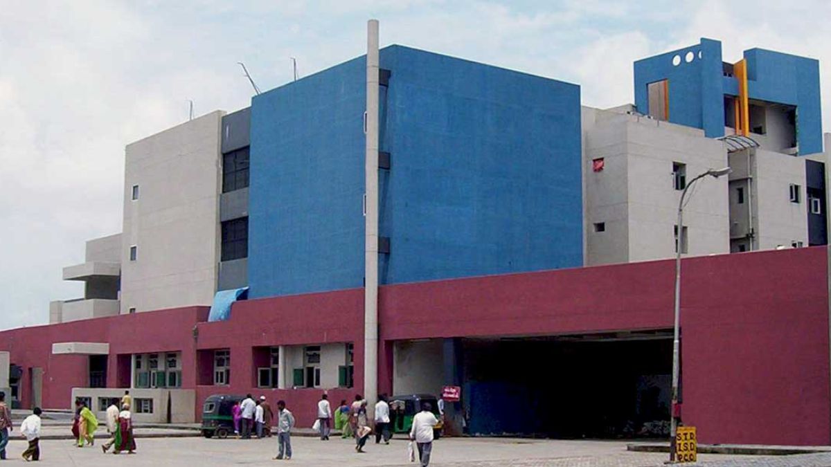 A first-year resident doctor studying anaesthesia and living in the hostel of the Surat Municipal Corporation (SMC)-run SMIMER medical college died of dengue