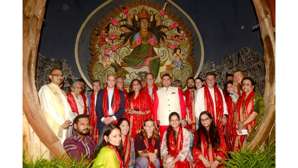Foreign diplomats connect with the soul of North Kolkata at Chaltabagan Durga Puja - TBT