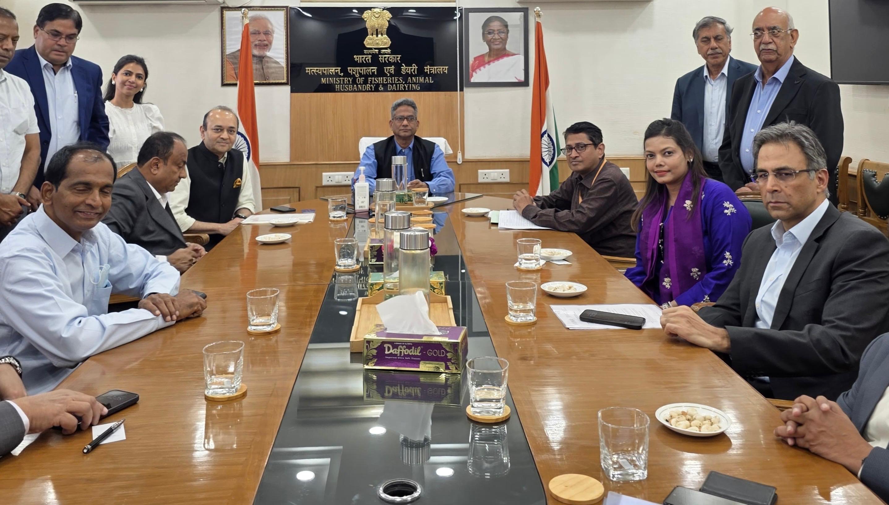 VVIMA members with Secretary Mr. Naresh Pal Gangwar, Department of Animal Husbandry & Dairying TBT