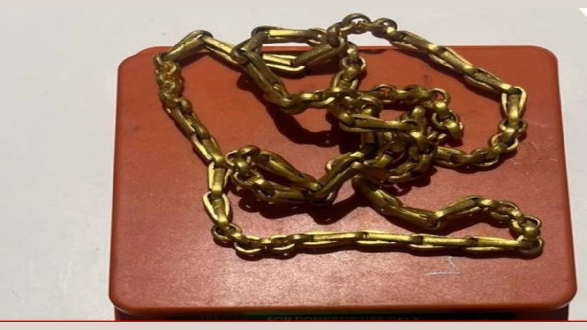 Gold smuggling at Ahmedabad airport, the blunt times