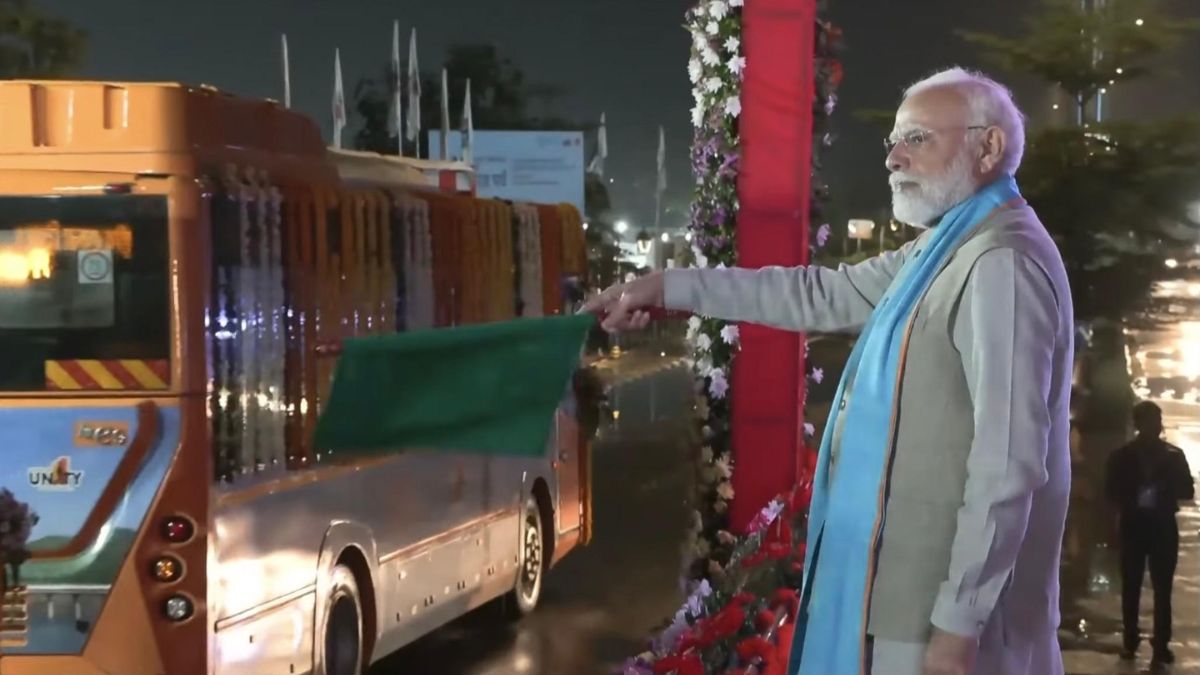 PM Modi inaugurates e-buses at Statue of Unity, the blunt times