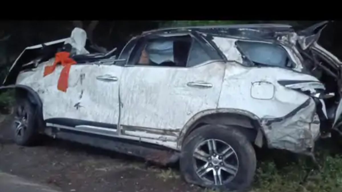 Surat youths accident near Nashik, the blunt times