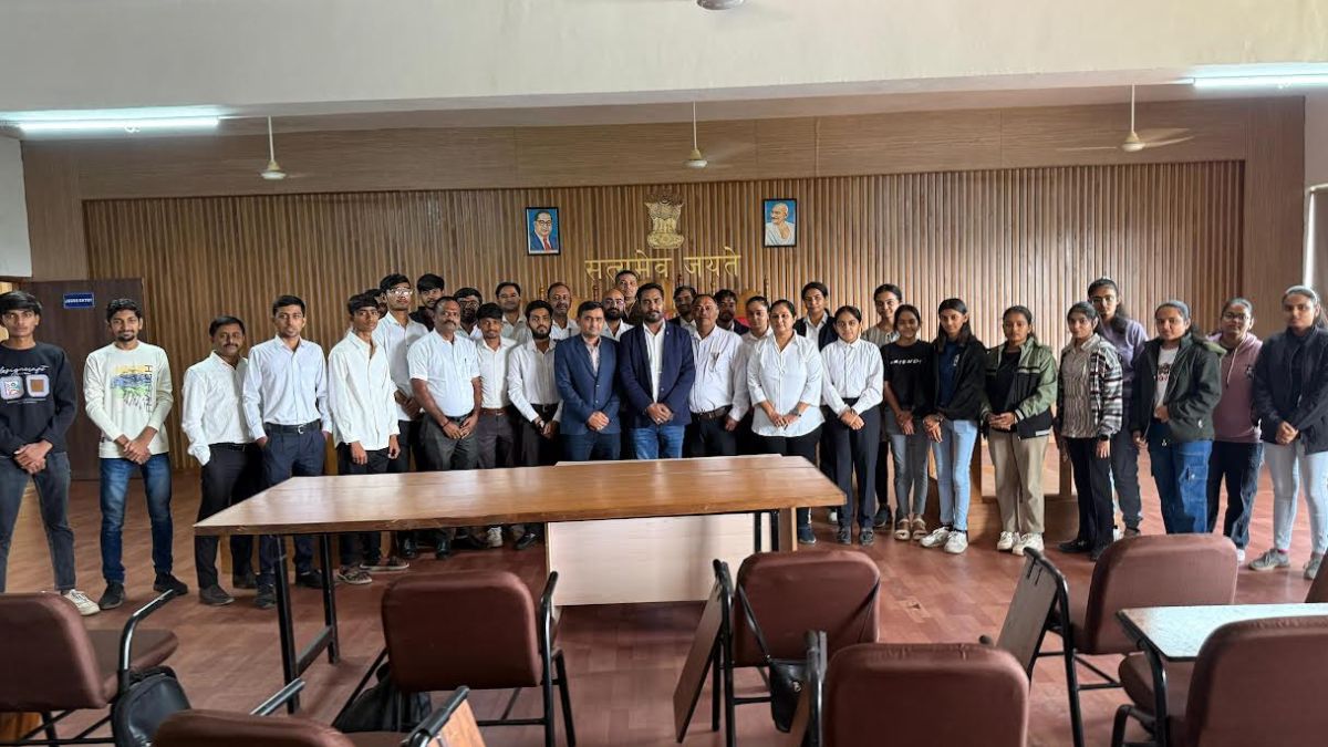 Swarrnim Institute of Law Constitution Day, the blunt times