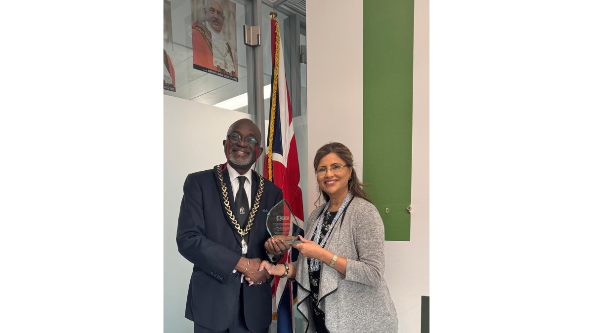 Prof Dr Parin Somani receives the BBI Lifetime Achievement Award in London.-TBT