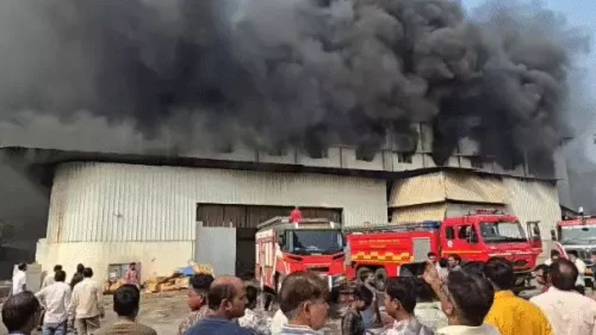 massive fire in Dabhel Daman packaging units, the blunt times
