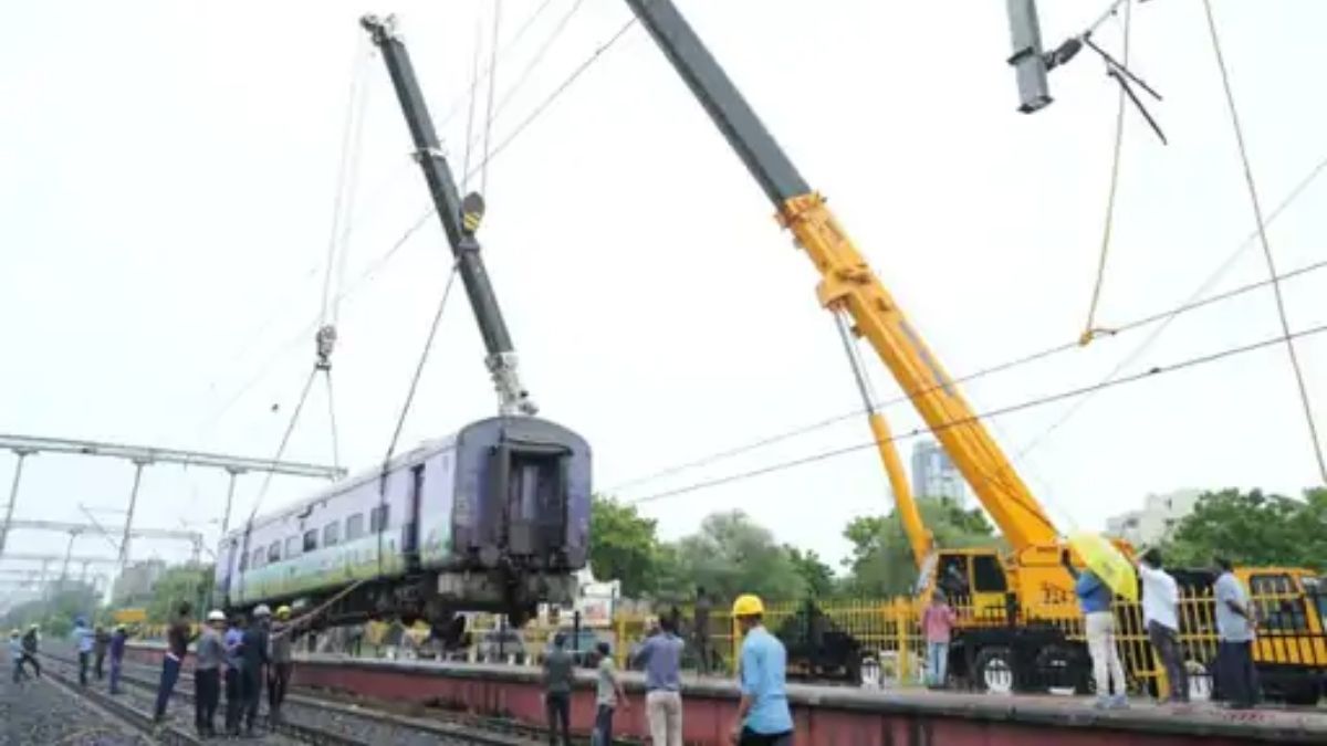 Ambli railway coach restaurant in Ahmedabad, the blunt times