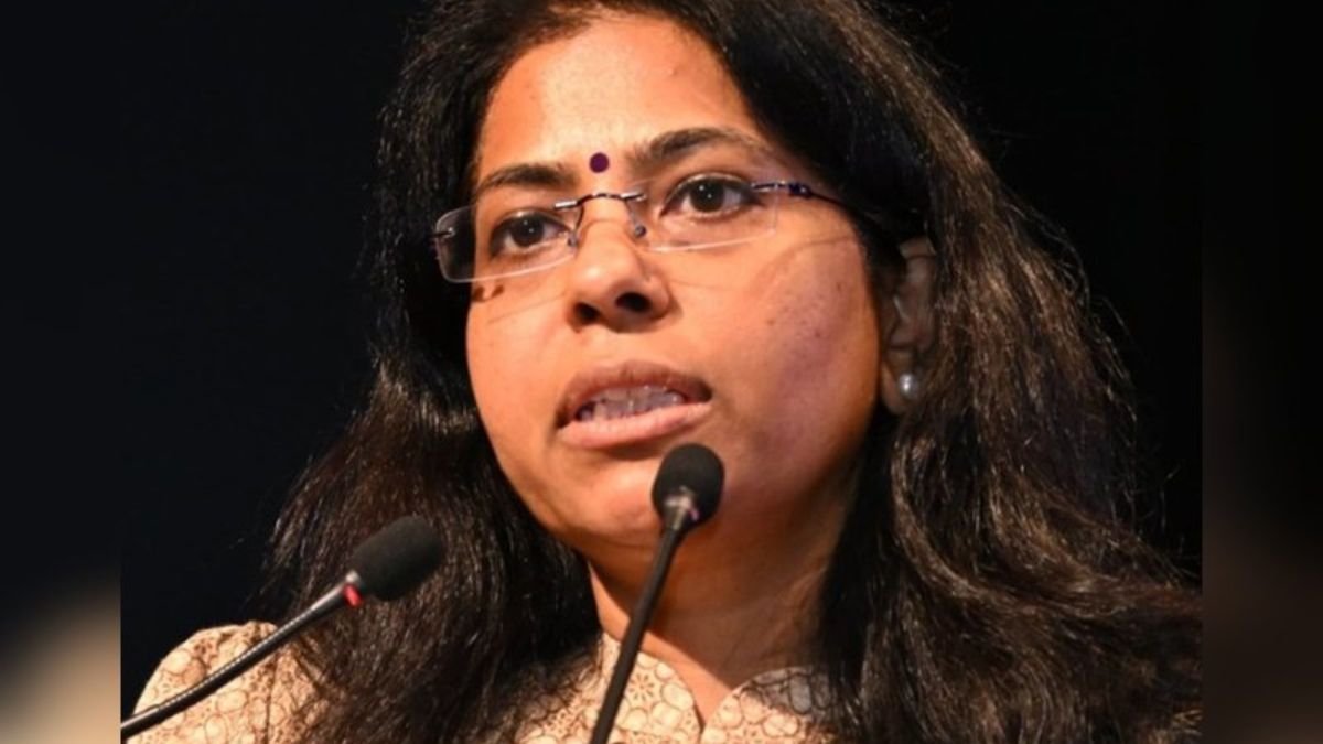 IAS Shalini Agarwal Surat municipal commissioner transferred, the blunt times