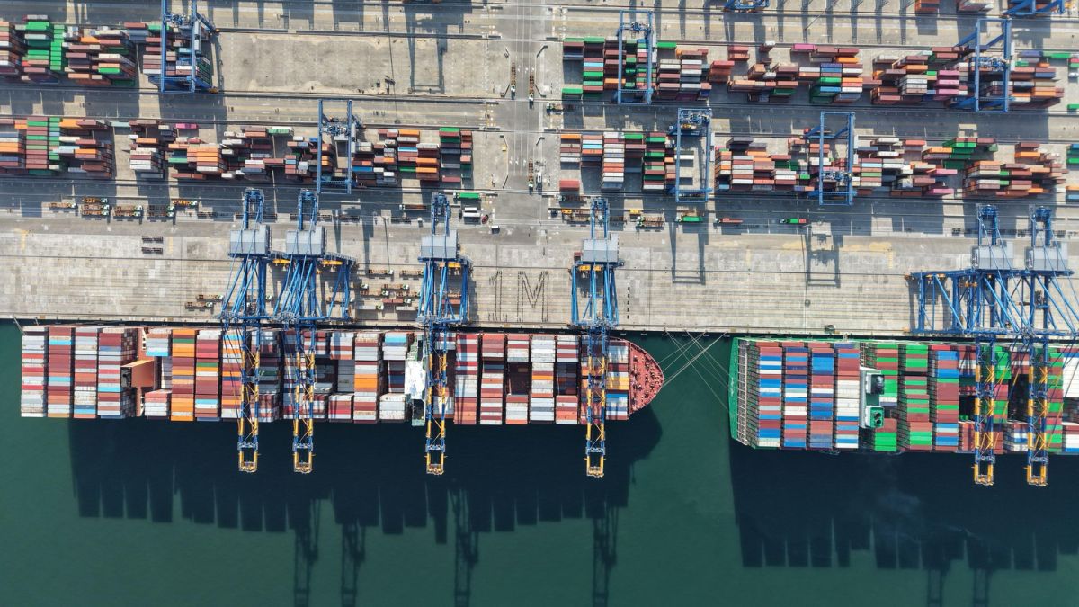 APSEZ Colombo terminal 1 million TEUs, the blunt times