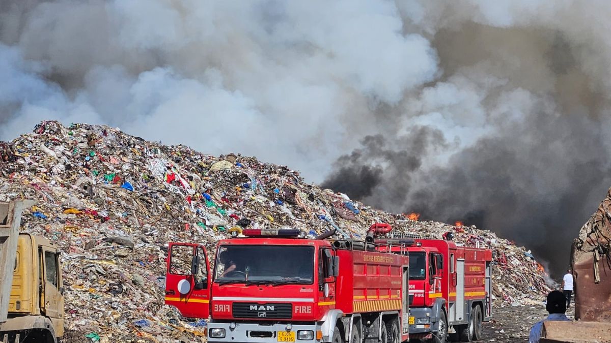 Khajod dumping site fire Surat, the blunt times