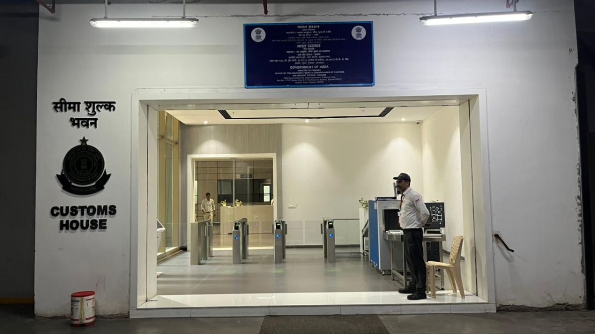 Surat Diamond Bourse import export growth, the blunt times