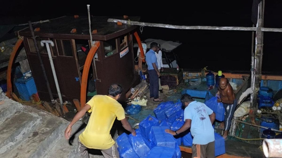 Daman Gujarat liquor smuggling, the blunt times