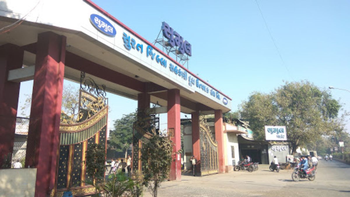 Gujarat : Milk gets costlier in Surat and Tapi as Sumul announces price hike Sumul milk price hike Surat, the blunt times