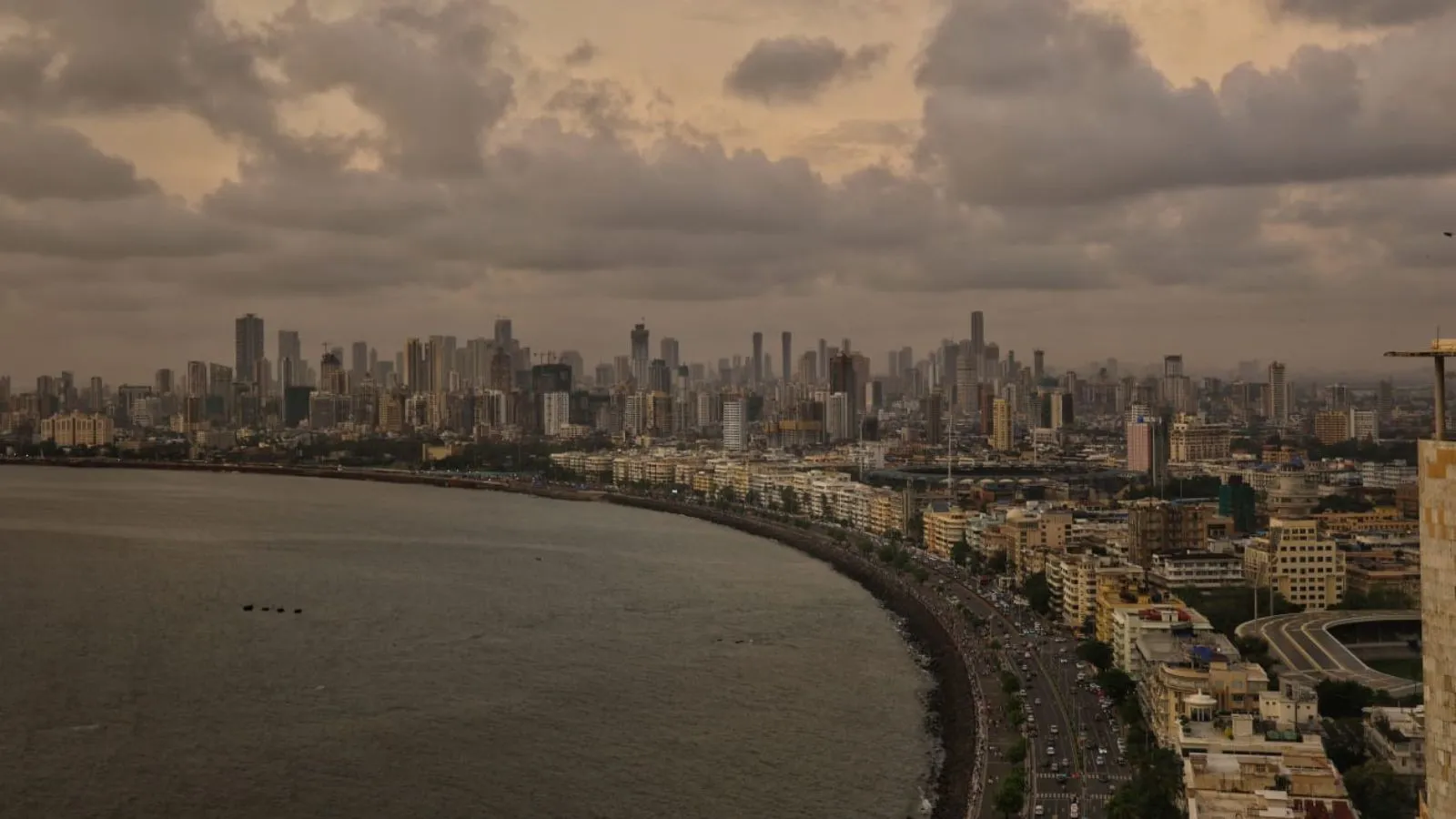Mumbai Receives Rainfall After Monsoon Delay, Bringing Relief Amid Water Shortage