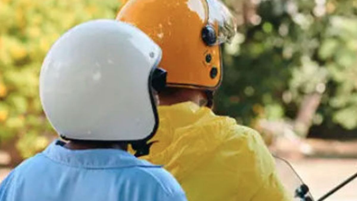 Gujarat Police Fines 5,123 Govt Staff in Helmet Drive, Recovers Rs.16.58 Lakh Gujarat helmet violation drive, the blunt times
