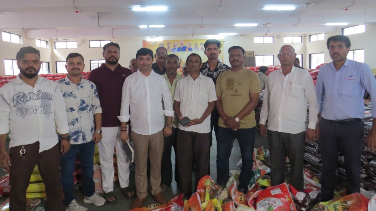 Samrat Bhau Mobilises Relief Effort as Floods Disrupt Life Across Surat-TBT