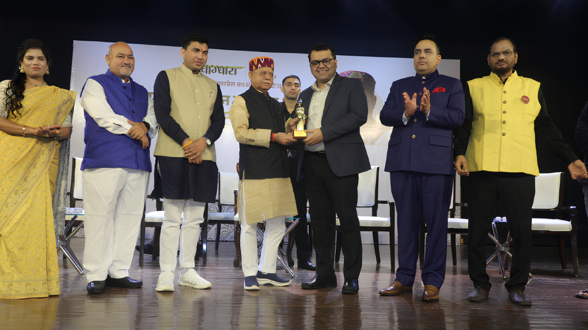 Corporate Leader and Bestselling Author Madhav Das Honoured by Telangana Governor Corporate Leader and Bestselling Author Madhav Das Honoured by Telangana Governor-TBT