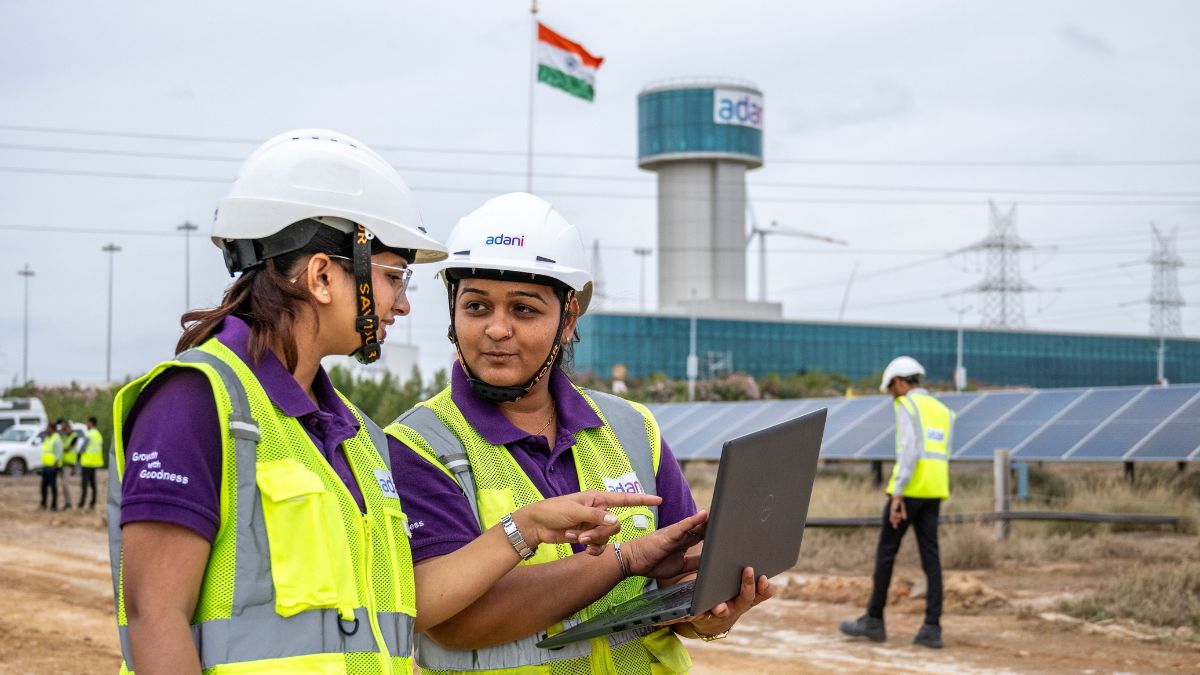 Adani Green 20 GW renewable energy, the blunt times