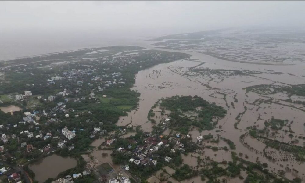 Valsad Auranga River flood alert, the blunt times