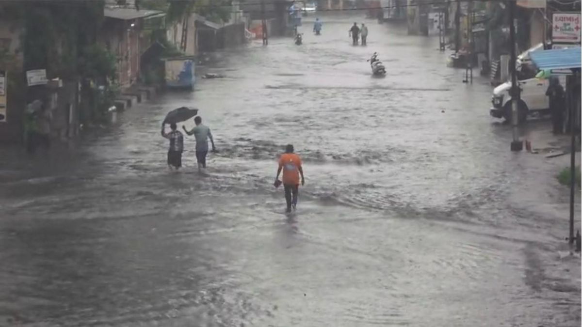 Valsad rain red alert, the blunt times