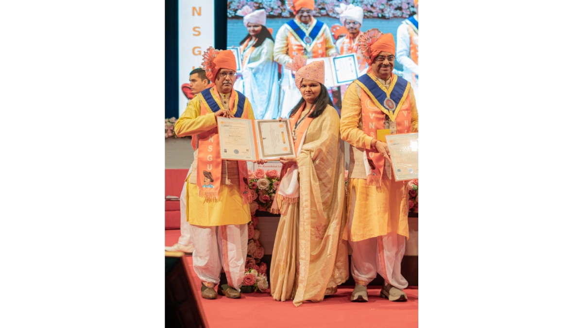 VNSGU 59th Convocation: Aarvee Surendra Agrawal Wins Gold Medal-TBT