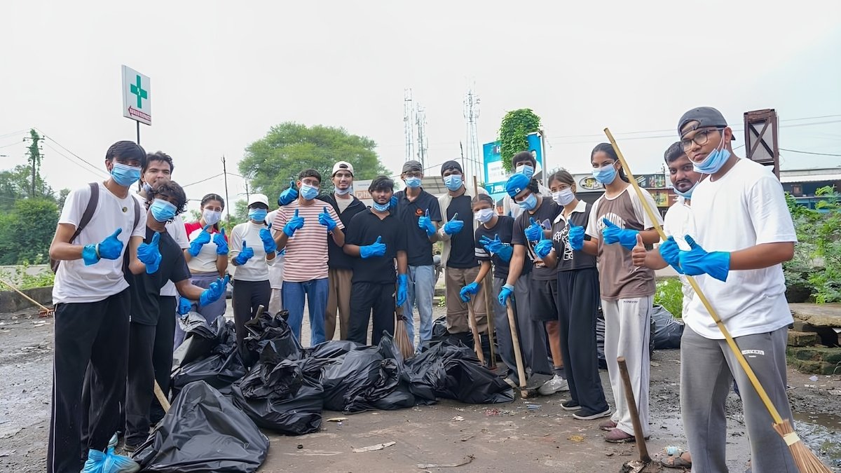 From Celebration to Action: Parul University Students Lead 12-Km Cleanliness Drive