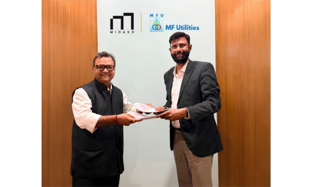 Aakash Bansal, CEO, MIDASX, along with Ganesh Ram, MD & CEO, MF Utilities India