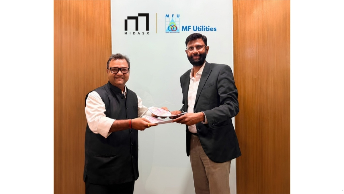 Aakash Bansal, CEO, MIDASX, along with Ganesh Ram, MD & CEO, MF Utilities India
