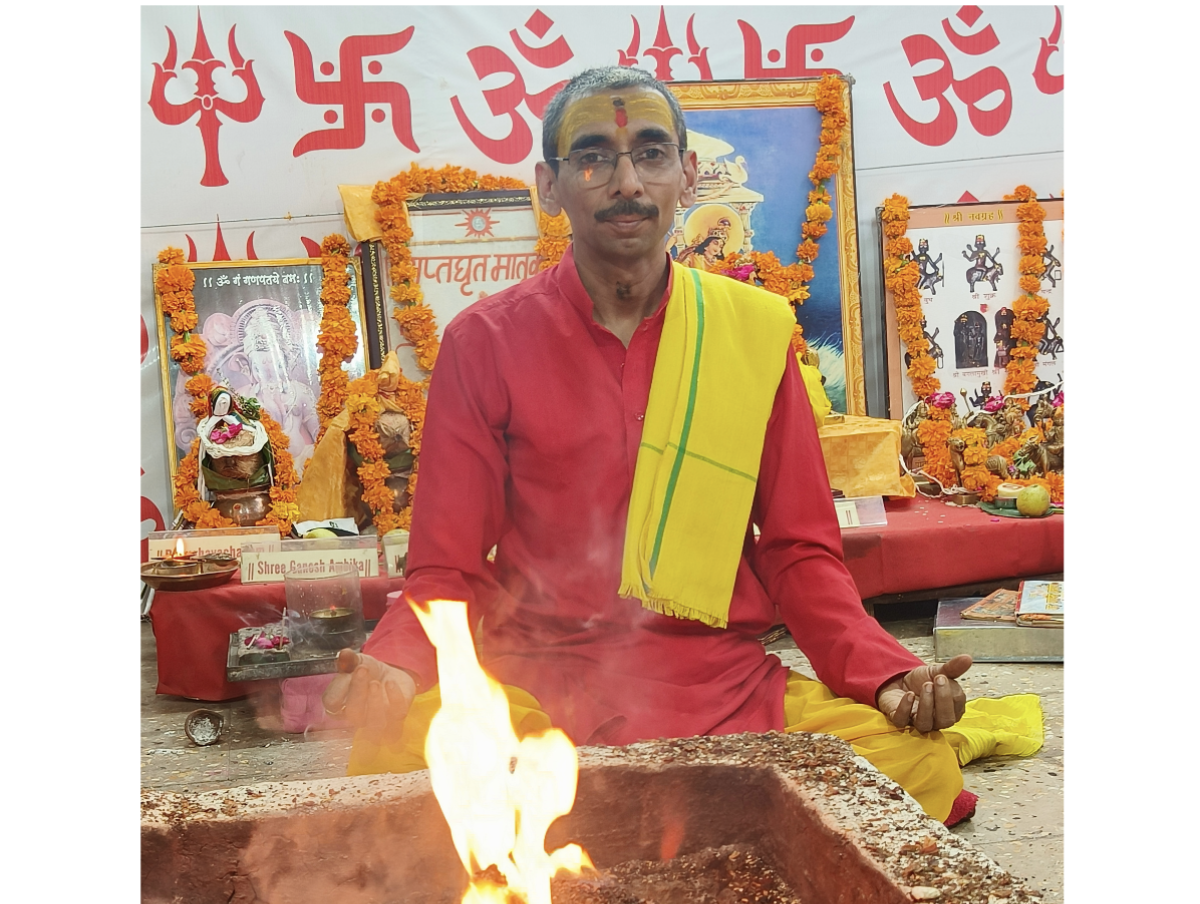 Acharya Lokesh Jagirdar Is Preserving Vedic Traditions by Bringing Authentic Rituals Closer to Devotees