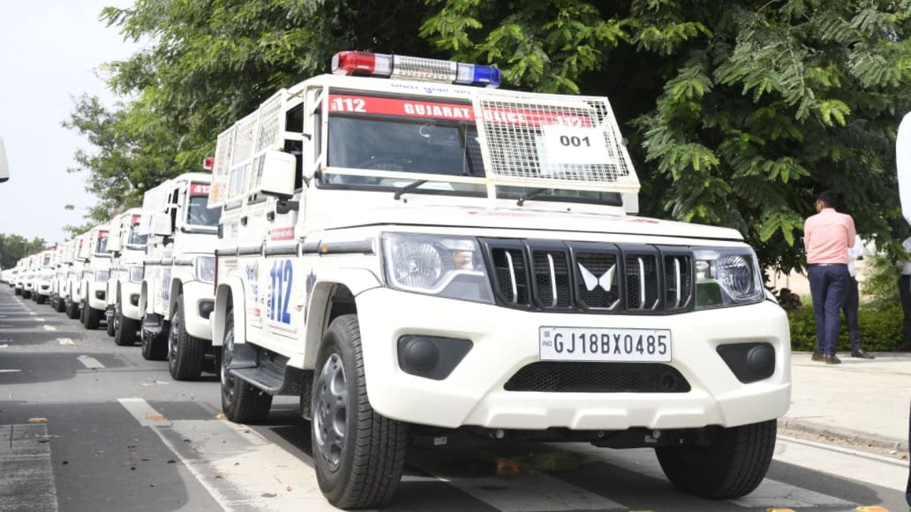 Gujarat Flags Off 500 New Janrakshak Vehicles Gujarat Janrakshak vehicles, the blunt times