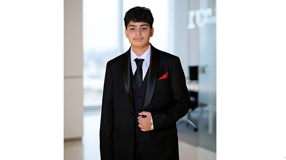 Mudit Bhalla Emerges as a Student Buddy Beyond the Classroom