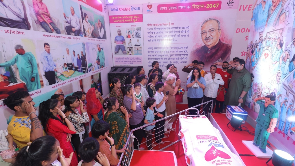 Over One Lakh Devotees Visit ‘Angdaan-Jeevandan’ Ganesh Pandal in Surat Angdaan-Jeevandan