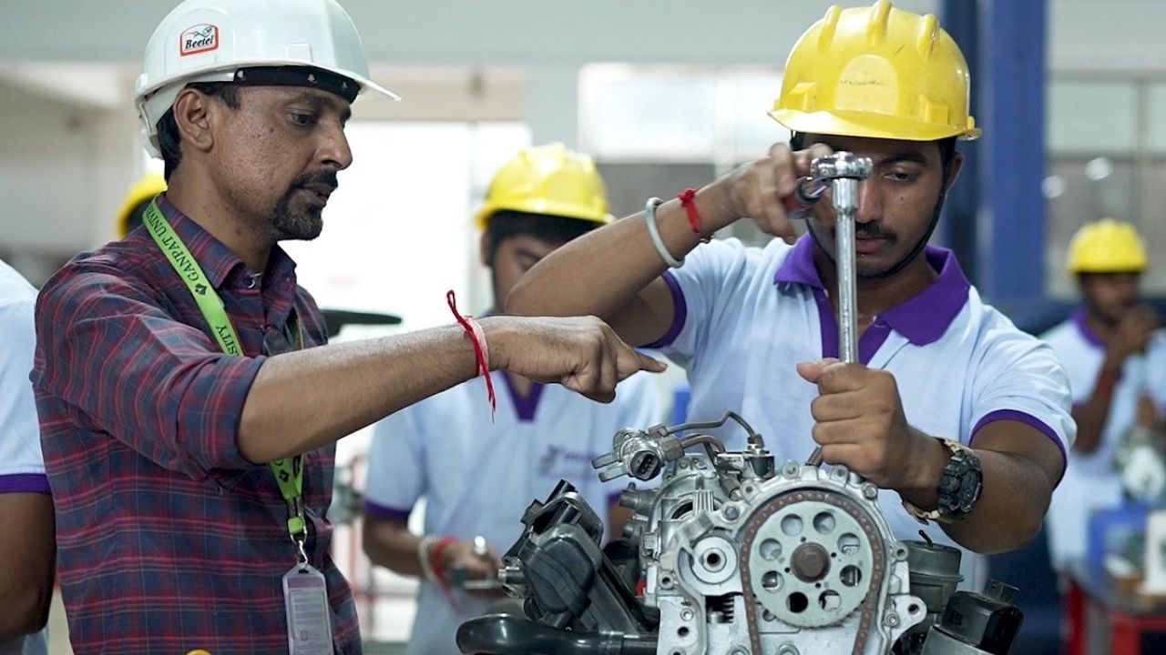 Gujarat : 1,268 Rural Youth Get Jobs Through DDU-GKY DDU-GKY skill training Gujarat, the blunt times