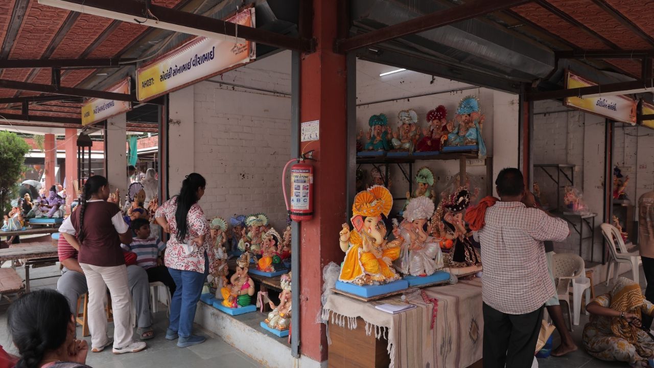 eco-friendly Ganesh idols in Gujarat, the blunt times