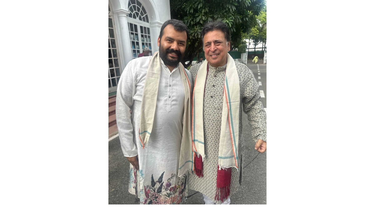 'Shirdi Sai Baba’ Maker Aushim Khetrapal Felicitates ‘Hanuman Ansh’ Team with ‘Citation of Honour’-TBT