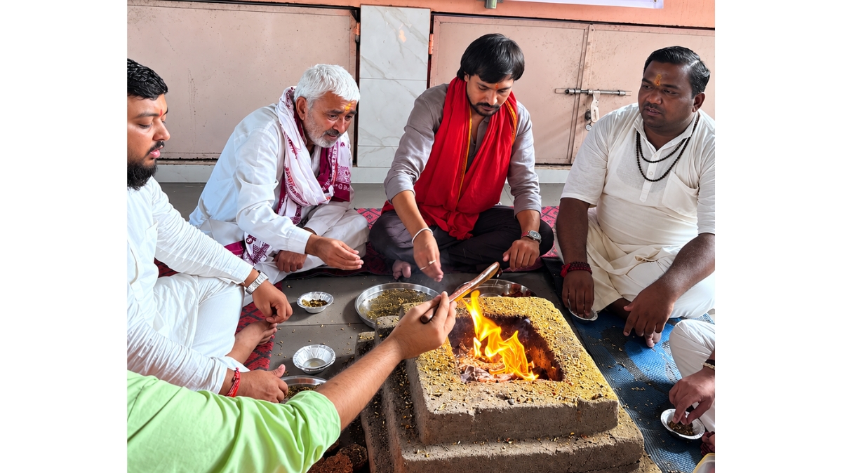 Special Havan Organised in Surat for Capt. Smit Machchhar’s Complete Recovery Smit Machchhar
