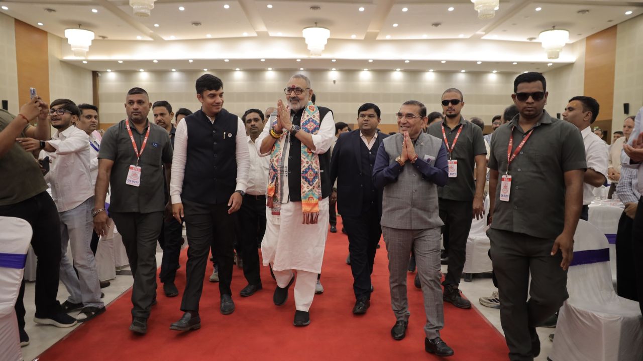 Giriraj Singh textile industry target 2030, the blunt times
