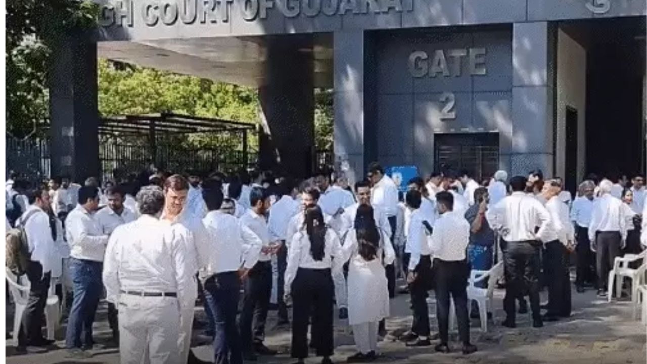 Gujarat lawyers strike against Rent Bill, the blunt times